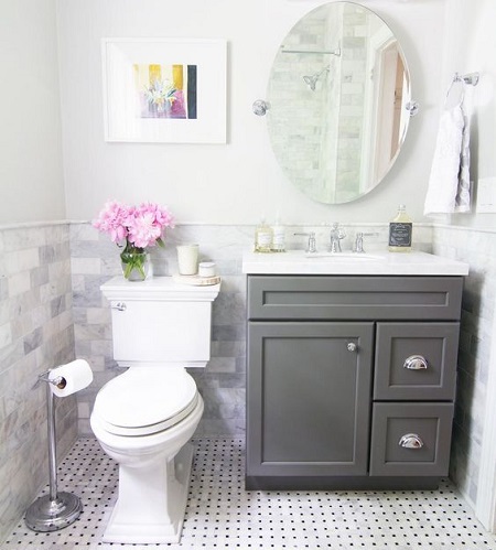 a small cute elegant bathroom interior design idea
